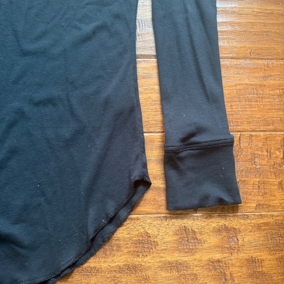 Able Clothing FashionABLE Julia Anywhere Button Up Top, Small - Picture 5 of 13